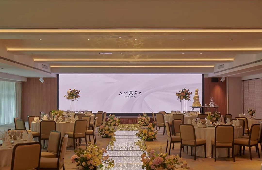 Transforming Banquet Halls: Amara Singapore’s Sustainable and Stylish Upgrade with Metal Wood Grain Chairs